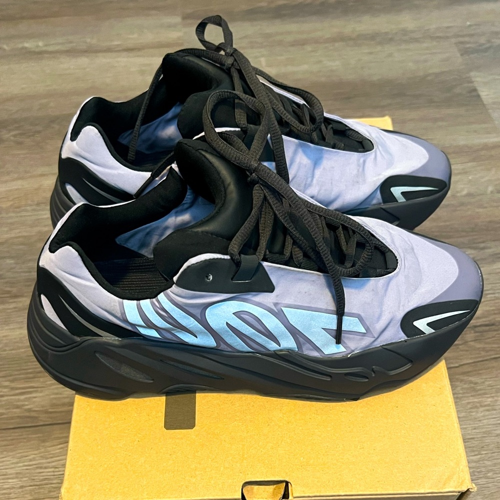 Yeezy 700 MNVN “GEODE”
